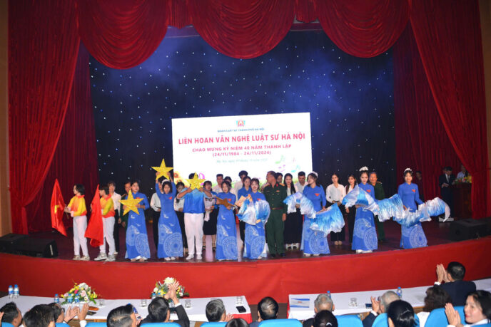 Liên hoan văn nghệ Luật sư Hà Nội năm 2024 – Chương trình chào mừng kỷ niệm 40 năm thành lập Đoàn Luật sư TP Hà Nội đã thành công tốt đẹp 10 61024f7f93052a5b7314